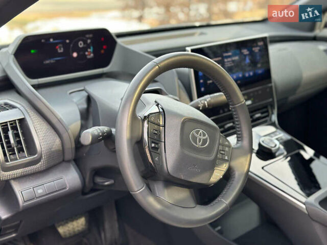 Синій Тойота bZ4X, об'ємом двигуна 0 л та пробігом 2 тис. км за 27300 $, фото 24 на Automoto.ua