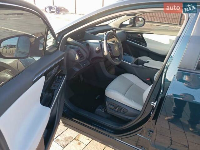 Синий Тойота bZ4X, объемом двигателя 0 л и пробегом 8 тыс. км за 27600 $, фото 2 на Automoto.ua