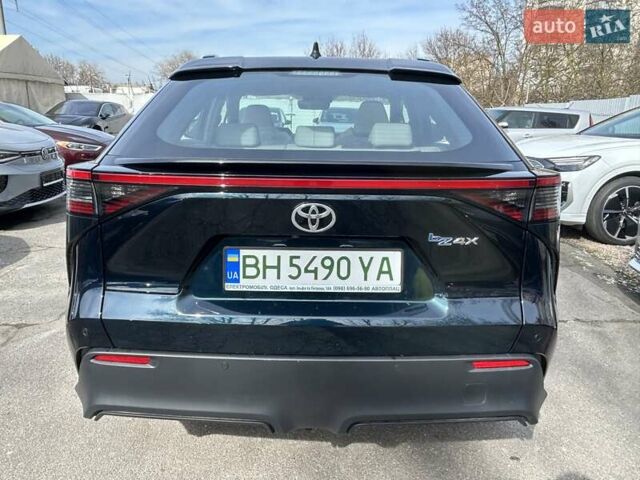 Синий Тойота bZ4X, объемом двигателя 0 л и пробегом 1 тыс. км за 26390 $, фото 4 на Automoto.ua