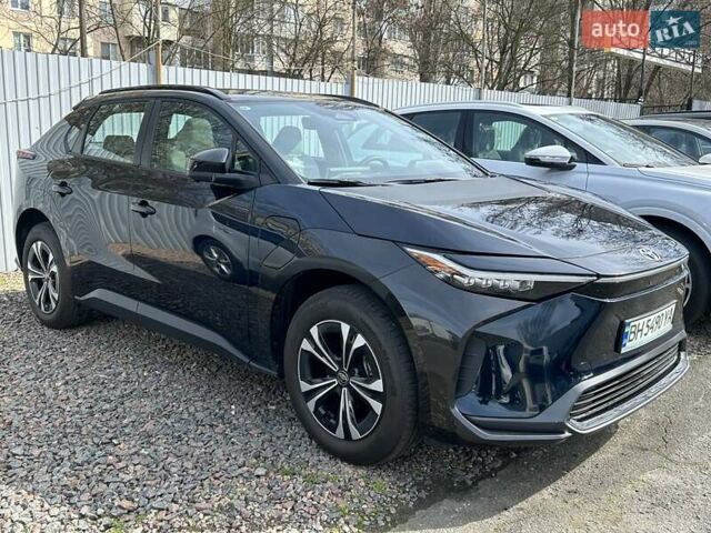 Синий Тойота bZ4X, объемом двигателя 0 л и пробегом 1 тыс. км за 26390 $, фото 1 на Automoto.ua