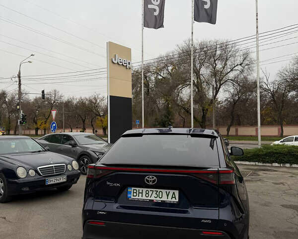 Синий Тойота bZ4X, объемом двигателя 0 л и пробегом 22 тыс. км за 30999 $, фото 4 на Automoto.ua