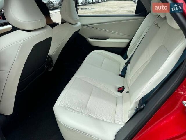 Тойота bZ5 2025 у Києві на Automoto.ua Червоний Тойота bZ5, об'ємом двигуна 0 л та пробігом 1 тис. км за 29999 $, фото 6 на Automoto.ua