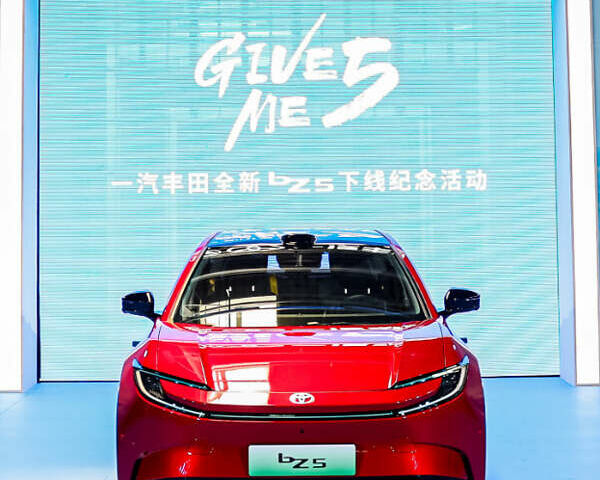 Тойота bZ5 2025 у Києві на Automoto.ua Червоний Тойота bZ5, об'ємом двигуна 0 л та пробігом 1 тис. км за 29999 $, фото 17 на Automoto.ua