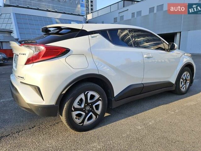 Білий Тойота C-HR EV, об'ємом двигуна 0 л та пробігом 62 тис. км за 18800 $, фото 5 на Automoto.ua