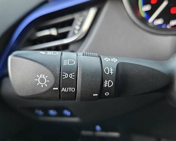 Білий Тойота C-HR EV, об'ємом двигуна 0 л та пробігом 62 тис. км за 18800 $, фото 43 на Automoto.ua