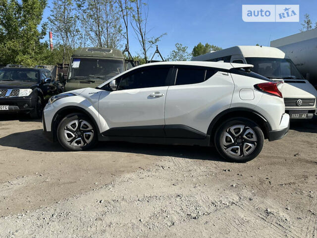 Белый Тойота C-HR EV, объемом двигателя 0 л и пробегом 28 тыс. км за 17900 $, фото 3 на Automoto.ua