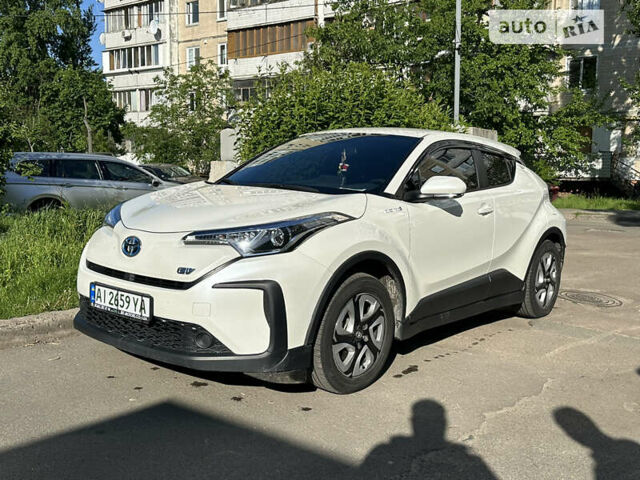 Белый Тойота C-HR EV, объемом двигателя 0 л и пробегом 28 тыс. км за 17900 $, фото 1 на Automoto.ua