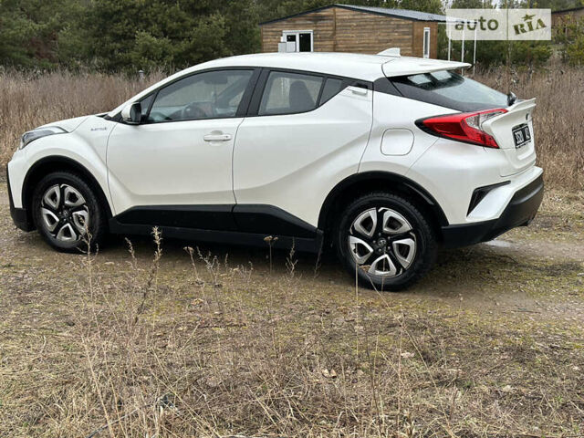 Белый Тойота C-HR EV, объемом двигателя 0 л и пробегом 25 тыс. км за 18990 $, фото 17 на Automoto.ua