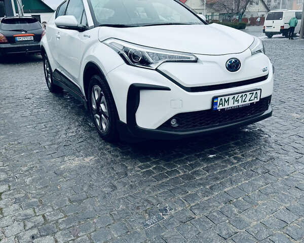 Білий Тойота C-HR EV, об'ємом двигуна 0 л та пробігом 22 тис. км за 17800 $, фото 3 на Automoto.ua
