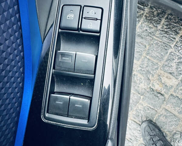 Білий Тойота C-HR EV, об'ємом двигуна 0 л та пробігом 22 тис. км за 17800 $, фото 7 на Automoto.ua