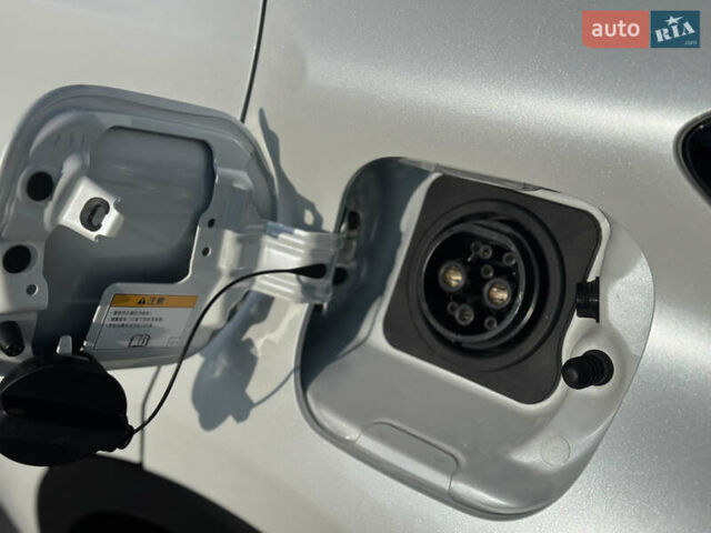 Білий Тойота C-HR EV, об'ємом двигуна 0 л та пробігом 57 тис. км за 19600 $, фото 14 на Automoto.ua