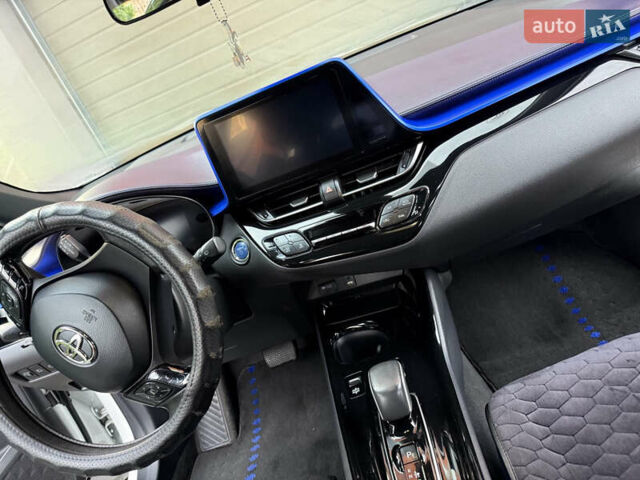 Белый Тойота C-HR EV, объемом двигателя 0 л и пробегом 66 тыс. км за 17600 $, фото 7 на Automoto.ua