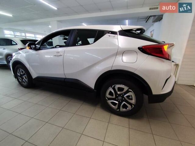 Белый Тойота C-HR EV, объемом двигателя 0 л и пробегом 1 тыс. км за 20555 $, фото 11 на Automoto.ua
