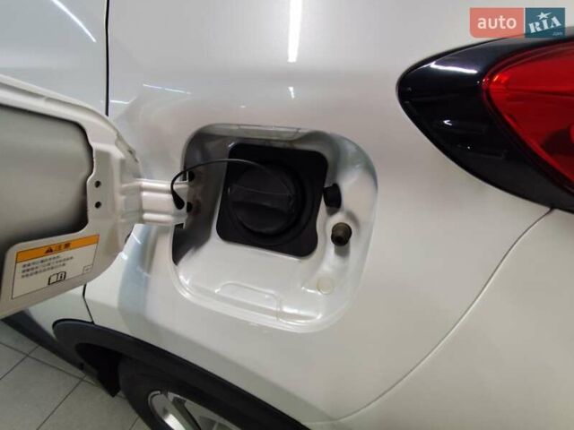 Белый Тойота C-HR EV, объемом двигателя 0 л и пробегом 1 тыс. км за 20555 $, фото 44 на Automoto.ua