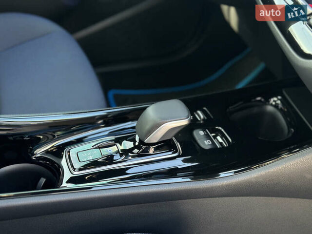 Белый Тойота C-HR EV, объемом двигателя 0 л и пробегом 57 тыс. км за 19300 $, фото 36 на Automoto.ua