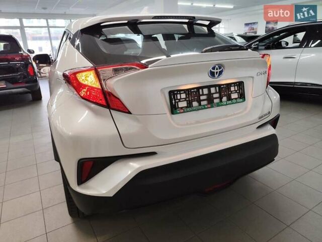 Белый Тойота C-HR EV, объемом двигателя 0 л и пробегом 1 тыс. км за 20555 $, фото 8 на Automoto.ua