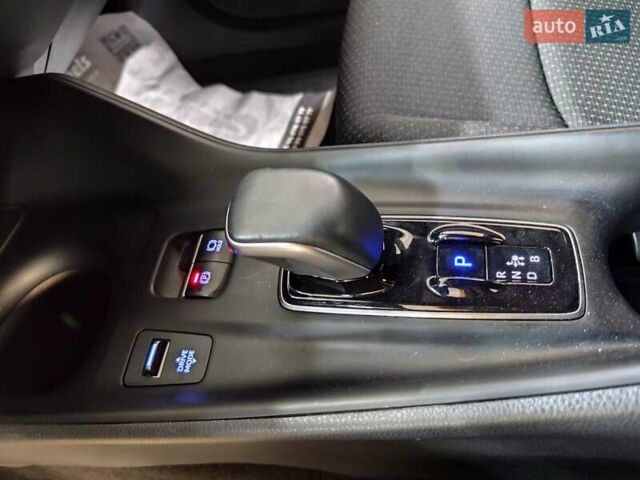 Белый Тойота C-HR EV, объемом двигателя 0 л и пробегом 1 тыс. км за 20555 $, фото 54 на Automoto.ua