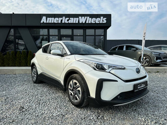 Білий Тойота C-HR EV, об'ємом двигуна 0 л та пробігом 30 тис. км за 21700 $, фото 2 на Automoto.ua