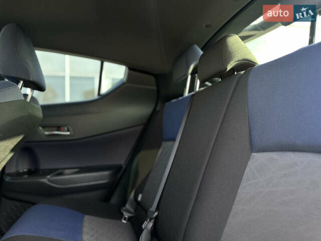 Білий Тойота C-HR EV, об'ємом двигуна 0 л та пробігом 57 тис. км за 19600 $, фото 27 на Automoto.ua