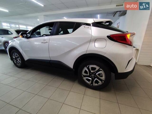 Белый Тойота C-HR EV, объемом двигателя 0 л и пробегом 1 тыс. км за 20555 $, фото 10 на Automoto.ua