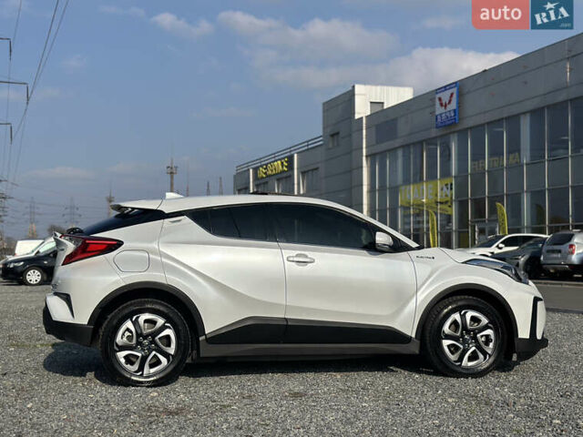 Белый Тойота C-HR EV, объемом двигателя 0 л и пробегом 57 тыс. км за 19300 $, фото 16 на Automoto.ua