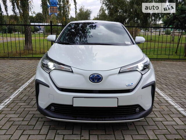 Білий Тойота C-HR EV, об'ємом двигуна 0 л та пробігом 1 тис. км за 26612 $, фото 2 на Automoto.ua