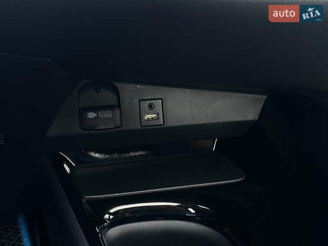 Белый Тойота C-HR EV, объемом двигателя 0 л и пробегом 57 тыс. км за 19300 $, фото 39 на Automoto.ua