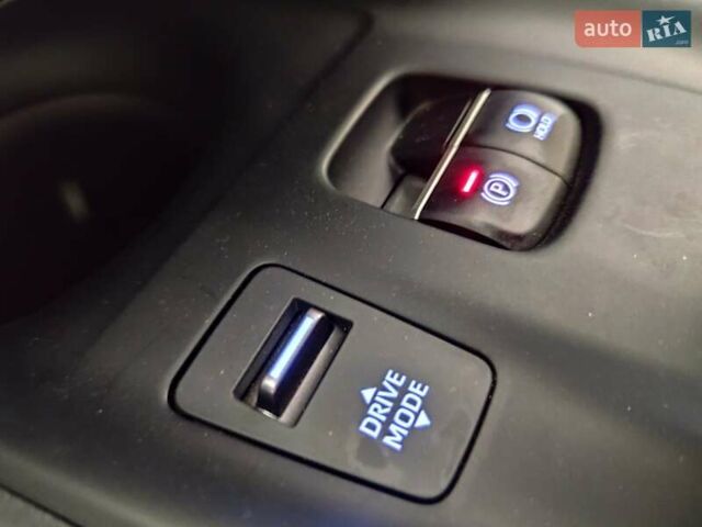 Белый Тойота C-HR EV, объемом двигателя 0 л и пробегом 1 тыс. км за 20555 $, фото 15 на Automoto.ua