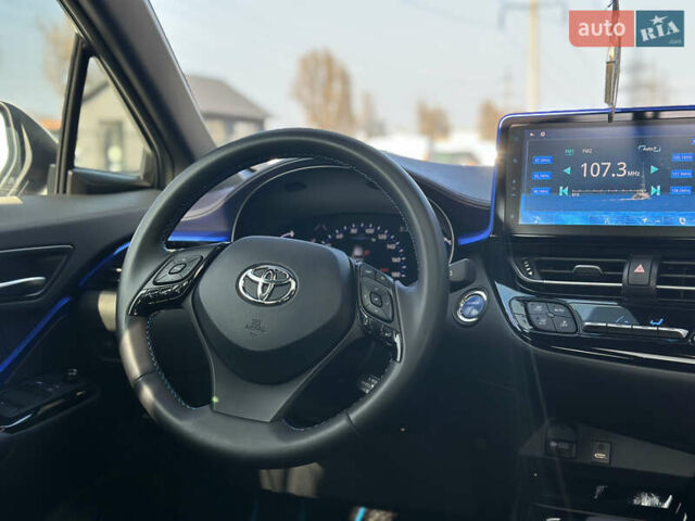 Белый Тойота C-HR EV, объемом двигателя 0 л и пробегом 57 тыс. км за 19300 $, фото 31 на Automoto.ua