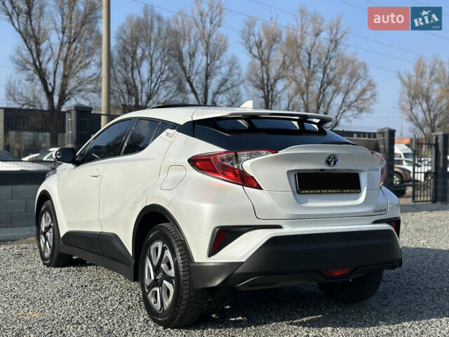 Белый Тойота C-HR EV, объемом двигателя 0 л и пробегом 57 тыс. км за 19300 $, фото 9 на Automoto.ua