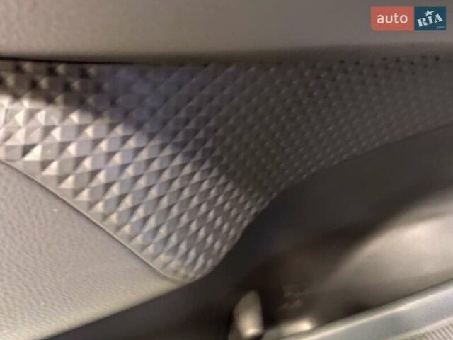 Белый Тойота C-HR EV, объемом двигателя 0 л и пробегом 1 тыс. км за 20555 $, фото 46 на Automoto.ua