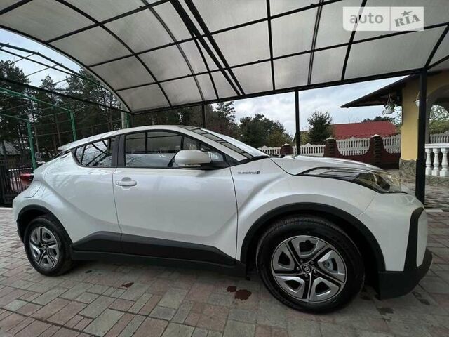 Білий Тойота C-HR EV, об'ємом двигуна 0 л та пробігом 8 тис. км за 19900 $, фото 8 на Automoto.ua