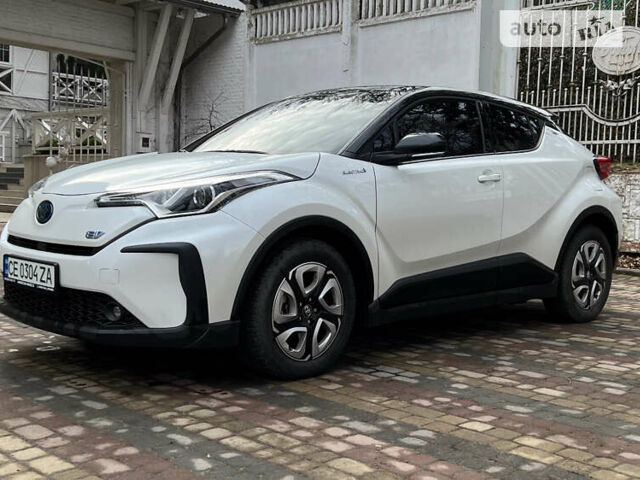 Білий Тойота C-HR EV, об'ємом двигуна 0 л та пробігом 10 тис. км за 27800 $, фото 2 на Automoto.ua