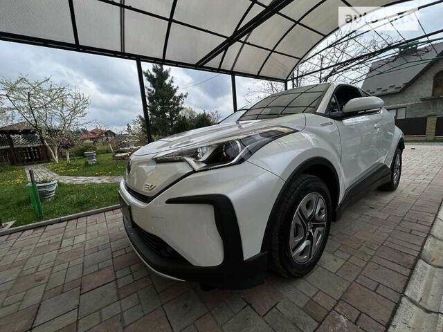 Білий Тойота C-HR EV, об'ємом двигуна 0 л та пробігом 8 тис. км за 19900 $, фото 18 на Automoto.ua