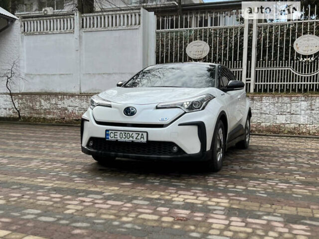 Белый Тойота C-HR EV, объемом двигателя 0 л и пробегом 10 тыс. км за 27800 $, фото 5 на Automoto.ua