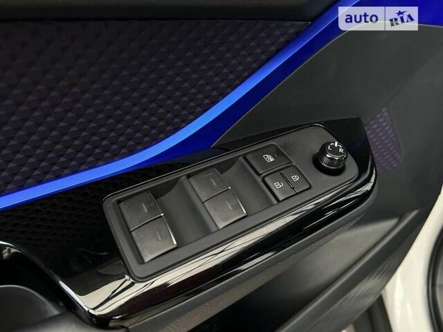 Білий Тойота C-HR EV, об'ємом двигуна 0 л та пробігом 8 тис. км за 19900 $, фото 28 на Automoto.ua