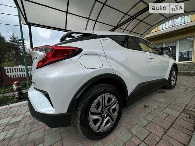 Білий Тойота C-HR EV, об'ємом двигуна 0 л та пробігом 8 тис. км за 19900 $, фото 9 на Automoto.ua