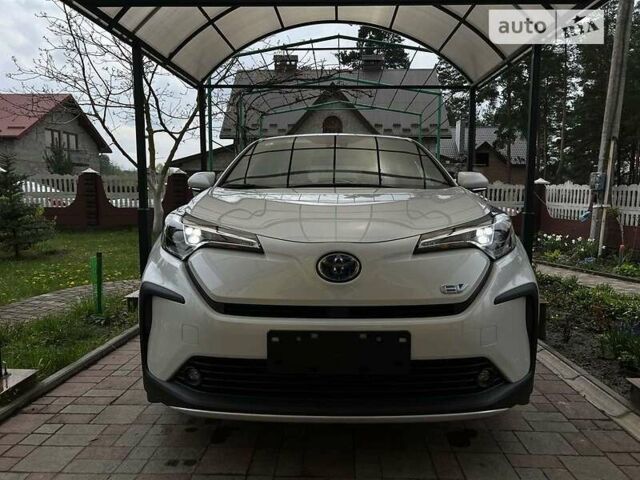 Білий Тойота C-HR EV, об'ємом двигуна 0 л та пробігом 8 тис. км за 19900 $, фото 7 на Automoto.ua