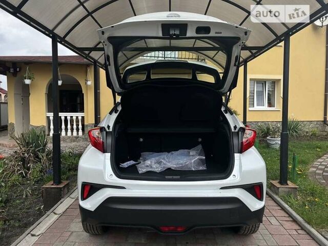 Білий Тойота C-HR EV, об'ємом двигуна 0 л та пробігом 8 тис. км за 19900 $, фото 13 на Automoto.ua