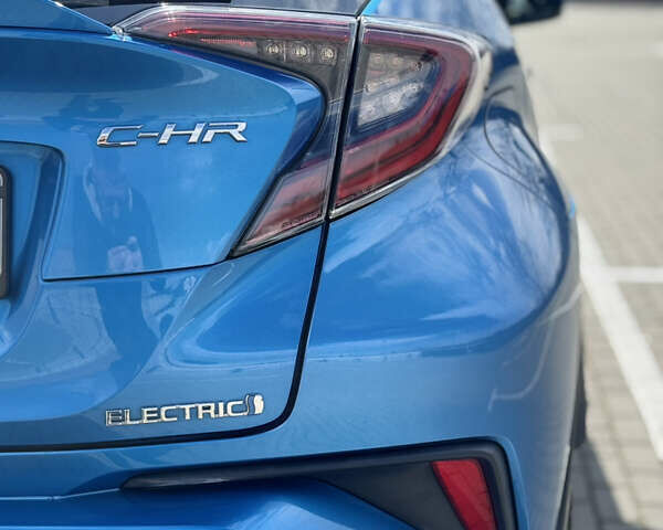 Синій Тойота C-HR EV, об'ємом двигуна 0 л та пробігом 25 тис. км за 17999 $, фото 21 на Automoto.ua