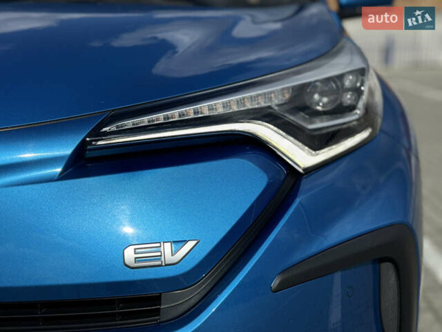 Синій Тойота C-HR EV, об'ємом двигуна 0 л та пробігом 25 тис. км за 17999 $, фото 23 на Automoto.ua