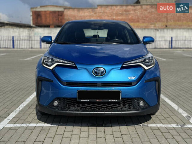 Синій Тойота C-HR EV, об'ємом двигуна 0 л та пробігом 25 тис. км за 17999 $, фото 2 на Automoto.ua