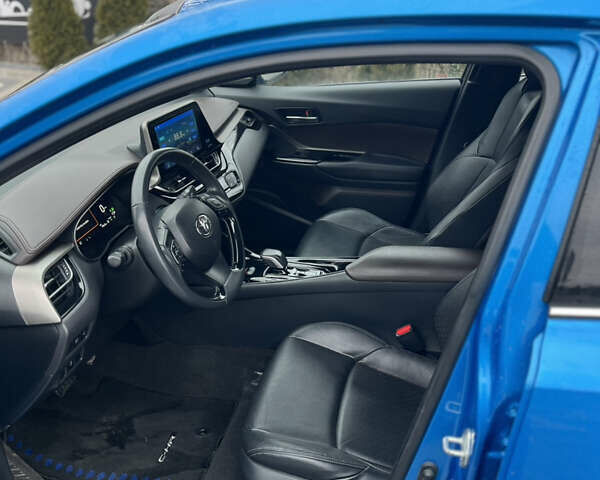 Синий Тойота C-HR EV, объемом двигателя 0 л и пробегом 19 тыс. км за 24000 $, фото 7 на Automoto.ua