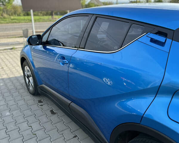Синий Тойота C-HR EV, объемом двигателя 0 л и пробегом 55 тыс. км за 21800 $, фото 18 на Automoto.ua