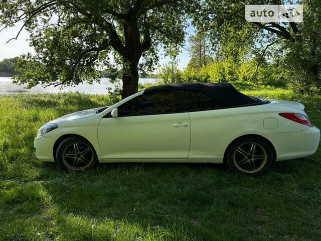 Белый Тойота Camry Solara, объемом двигателя 3.3 л и пробегом 400 тыс. км за 4000 $, фото 4 на Automoto.ua