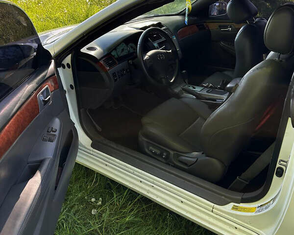Белый Тойота Camry Solara, объемом двигателя 3.3 л и пробегом 400 тыс. км за 4000 $, фото 35 на Automoto.ua