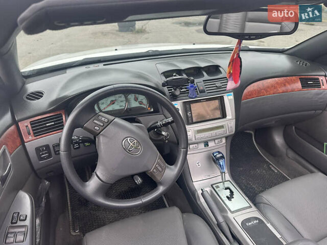 Белый Тойота Camry Solara, объемом двигателя 3.3 л и пробегом 298 тыс. км за 6400 $, фото 2 на Automoto.ua