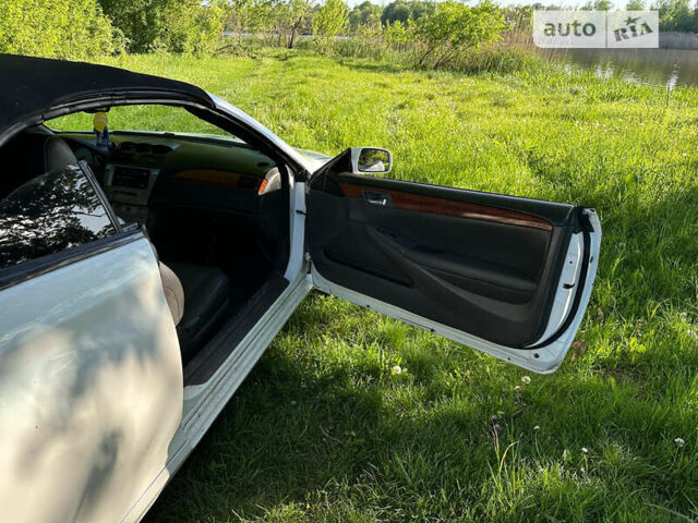 Белый Тойота Camry Solara, объемом двигателя 3.3 л и пробегом 400 тыс. км за 4000 $, фото 21 на Automoto.ua