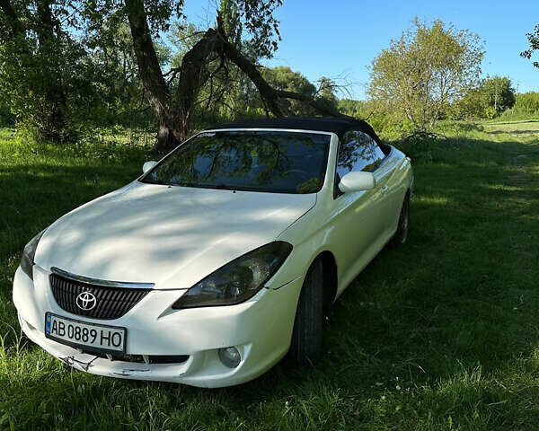 Белый Тойота Camry Solara, объемом двигателя 3.3 л и пробегом 400 тыс. км за 6300 $, фото 2 на Automoto.ua