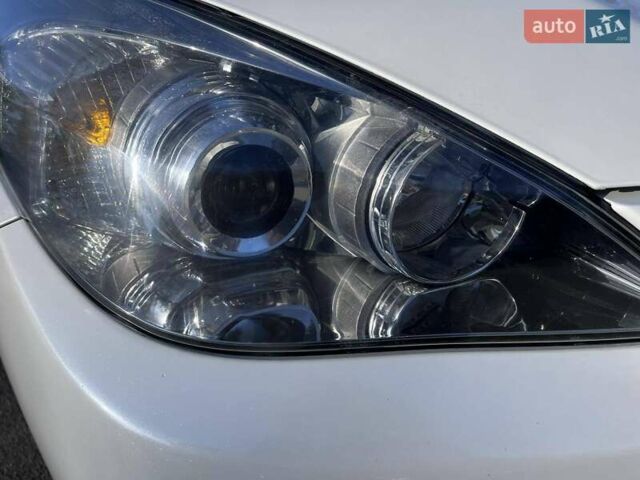 Белый Тойота Camry Solara, объемом двигателя 3.31 л и пробегом 47 тыс. км за 10000 $, фото 12 на Automoto.ua